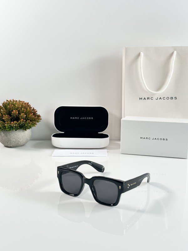 Marc Jacobs 11 Black - Image 2