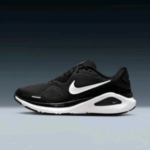 Nikee Running Structure 26 trainers in black and white