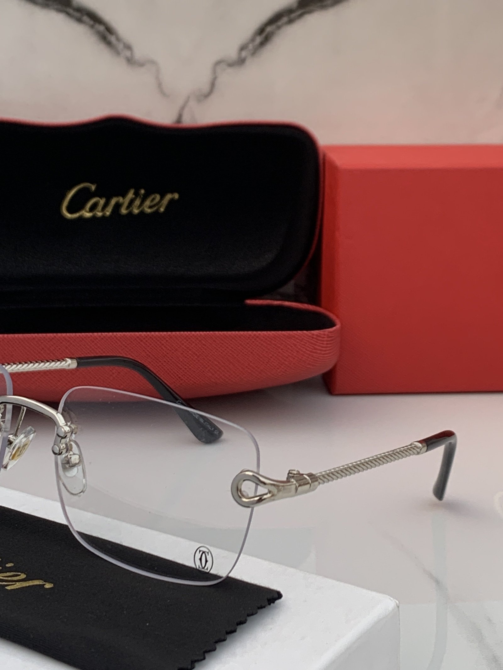 Branded Sunglasses 246_silver_plano (With Original Kit) - Image 3