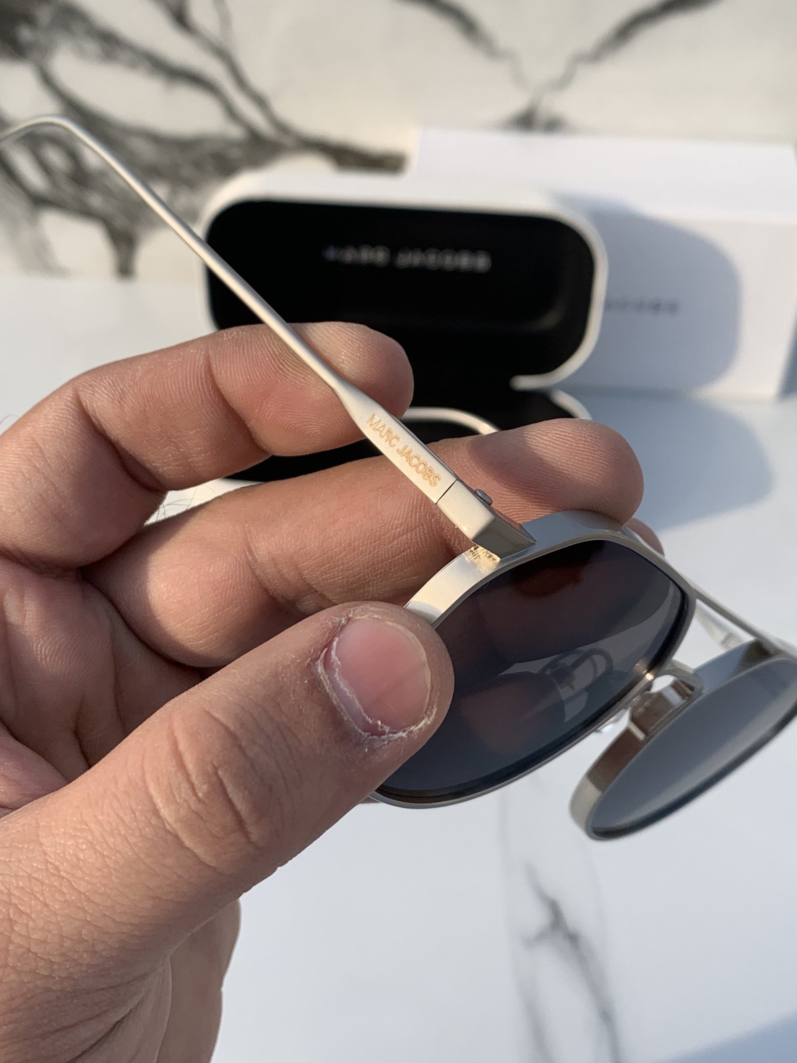 Branded Mj Metal Frame Silver Black Sunglasses (With Original Kit) - Image 2