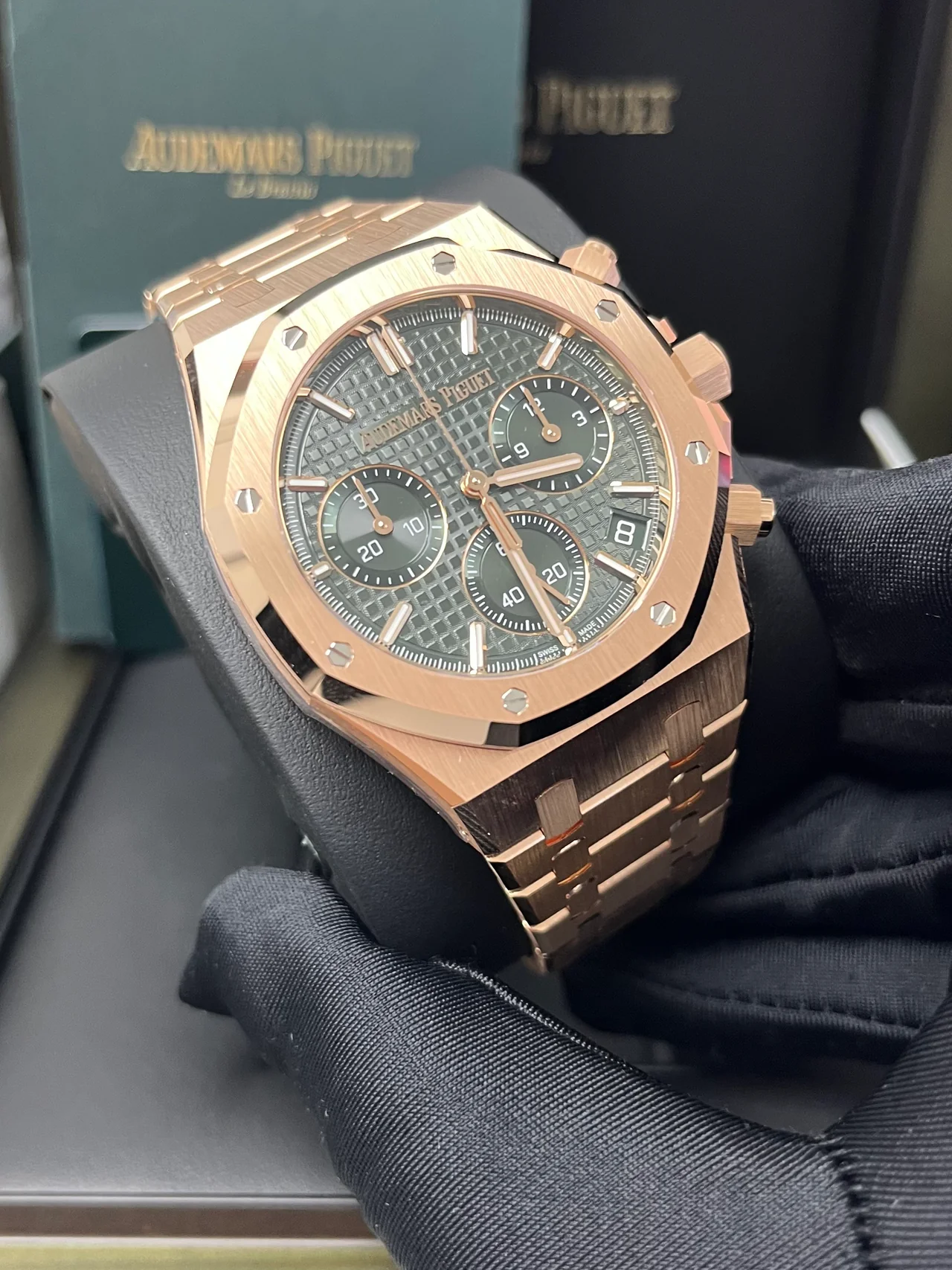 Audemars Piguet Royal Oak Chronograph - Image 2
