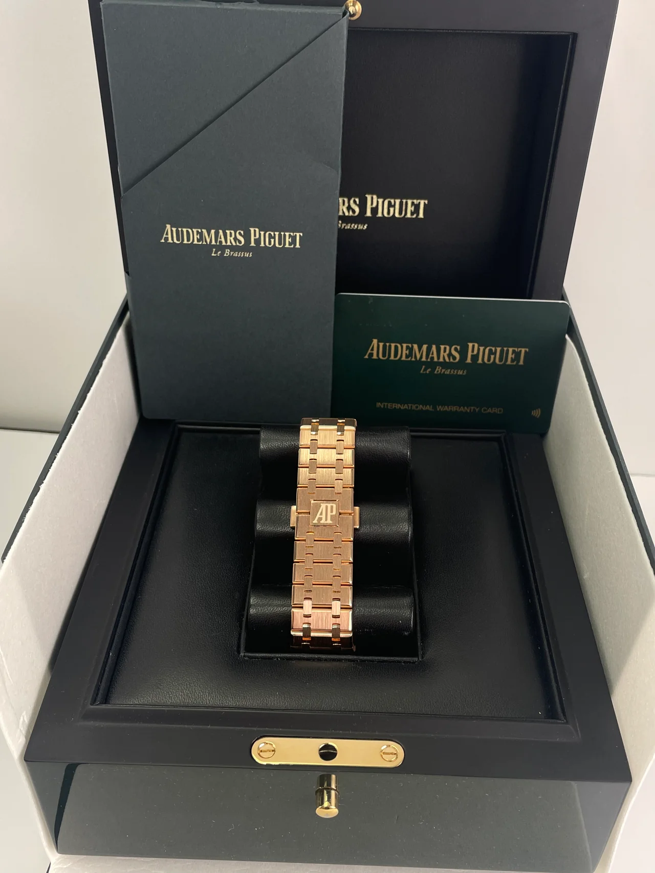 Audemars Piguet Royal Oak Chronograph - Image 4