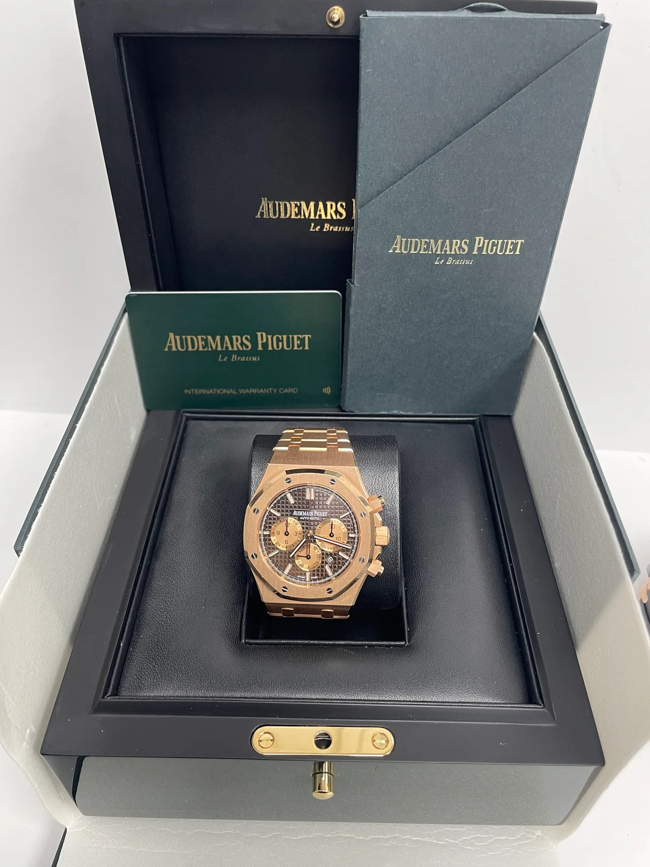 Audemars Piguet Royal Oak Chronograph - Image 2