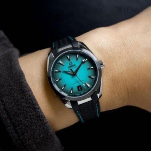 OMEGA SEAMaster Aqua terra back open